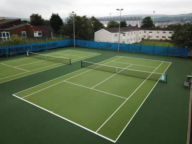 Outdoor courts pictured on the SchoolSRS website